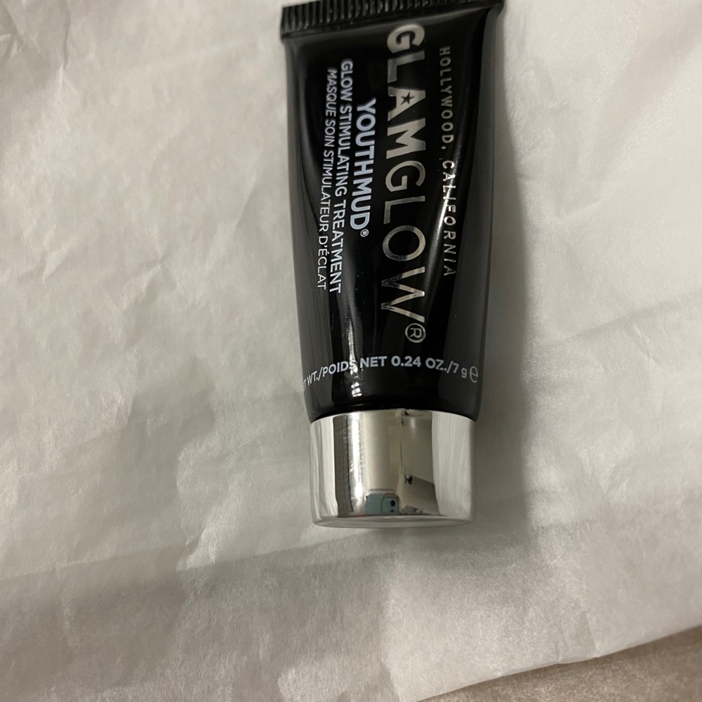 5/$25 💟GLAMGLOW Youth Mud Mask💟 - Picture 3 of 5
